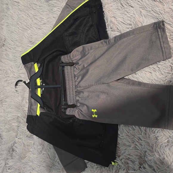 3-6 M under armor 2 piece suit - Picture 2 of 3